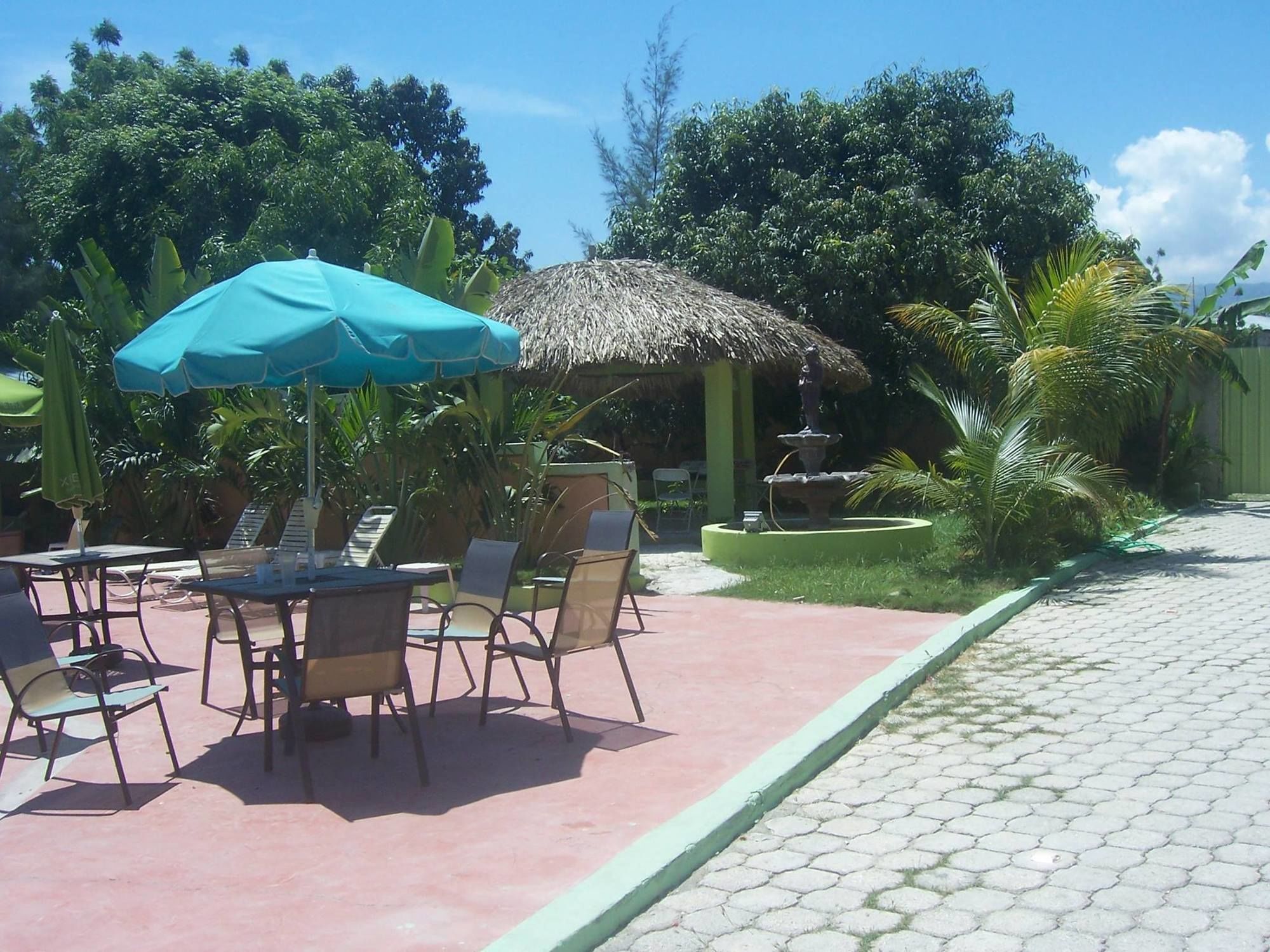 La Cayenna Hotel Et Restaurant Port-au-Prince Exterior foto